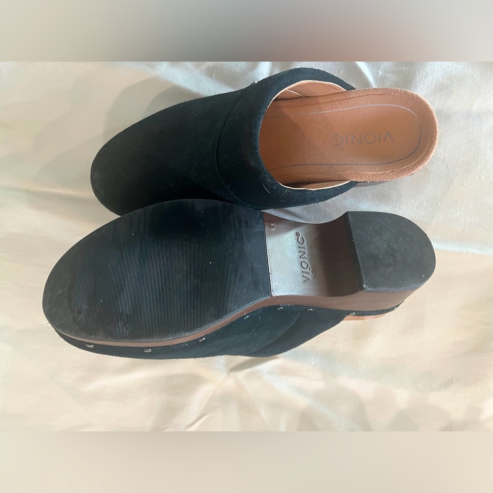 Vionic Clogs